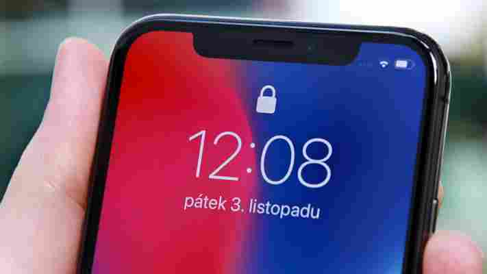 iPhony čeká designová změna. Apple se má inspirovat androidí konkurencí