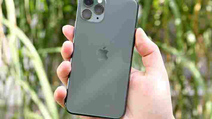 iPhony drtí konkurenci, aspoň trochu jim dokážou konkurovat jen samsungy